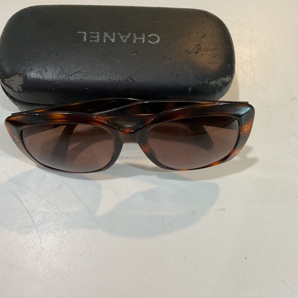 Chanel tortoise sunglasses with black Chanel case